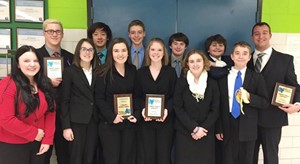 Debate Team Qualifies 10 Students for State Finals