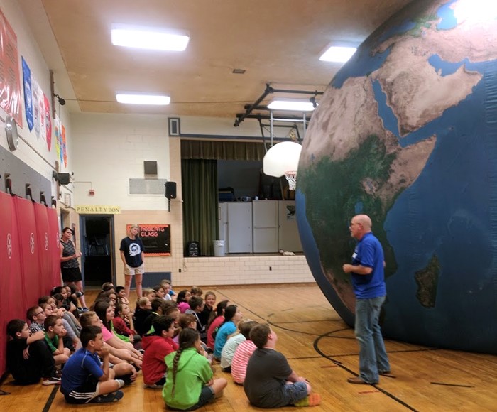 East Elementary students viewing the Earth Dome.