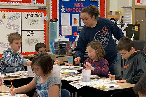 Dan Emmett students in art class.